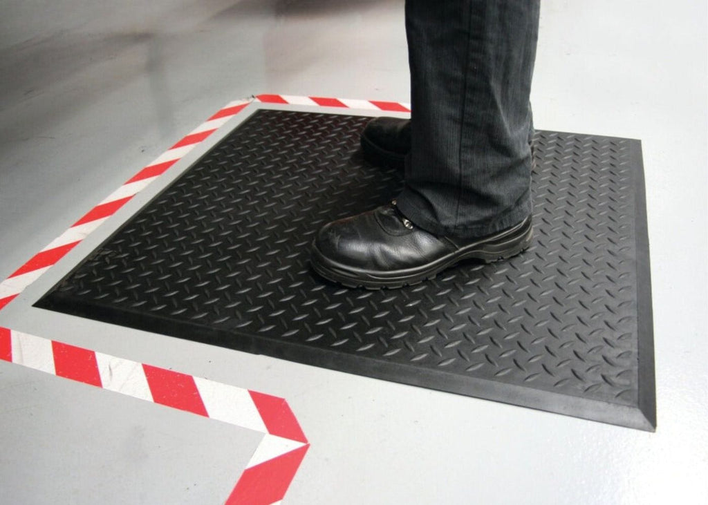 Oil-Safe Individual Anti-Fatigue Mat designed for industrial use, with slip-resistant surface and ergonomic cushioning to reduce worker fatigue.