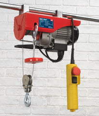 Pallets and Lifting image