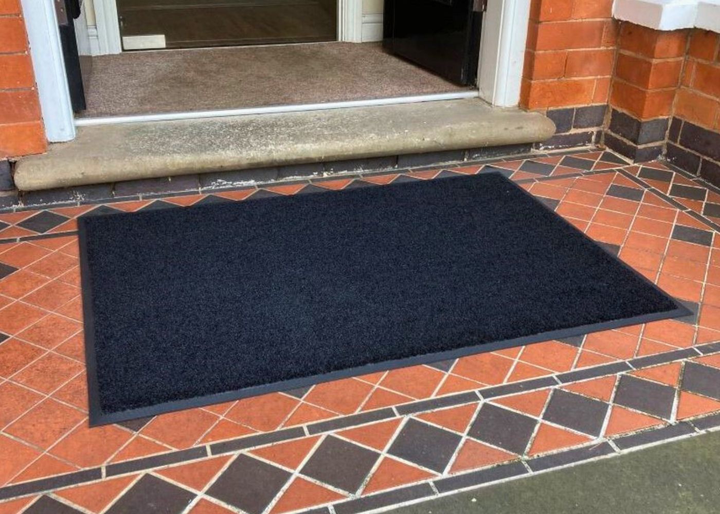 BrushScrape Indoor or Outdoor Door Mat (Outdoor Application usage)