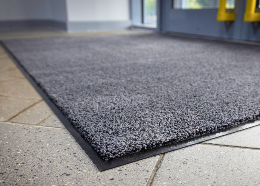 How to Choose the Right Dirt Trapping Mat