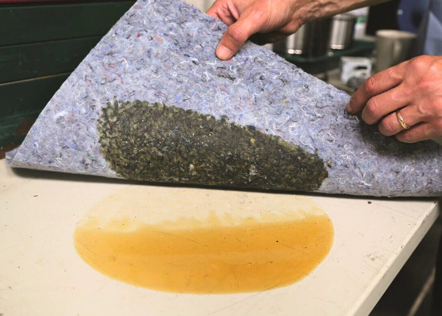 How to Choose the Right Oil Absorbent Pads and Rolls