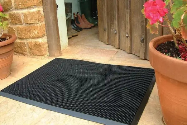 Why Outdoor Rubber Doormats Matter