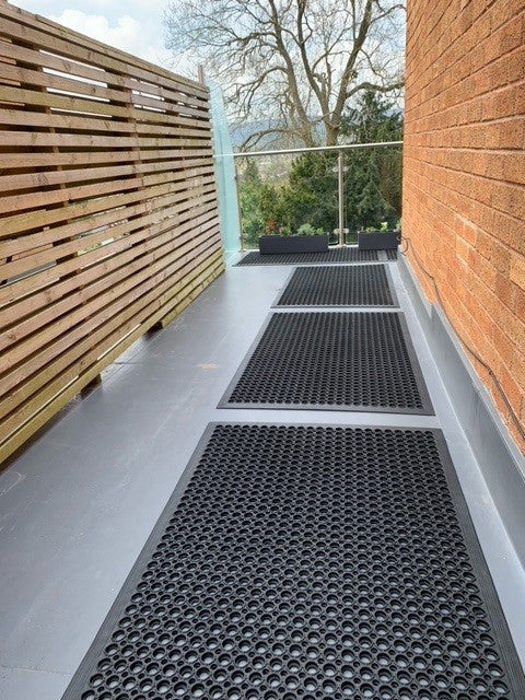 Key Advantages of Rubber Decking Mats