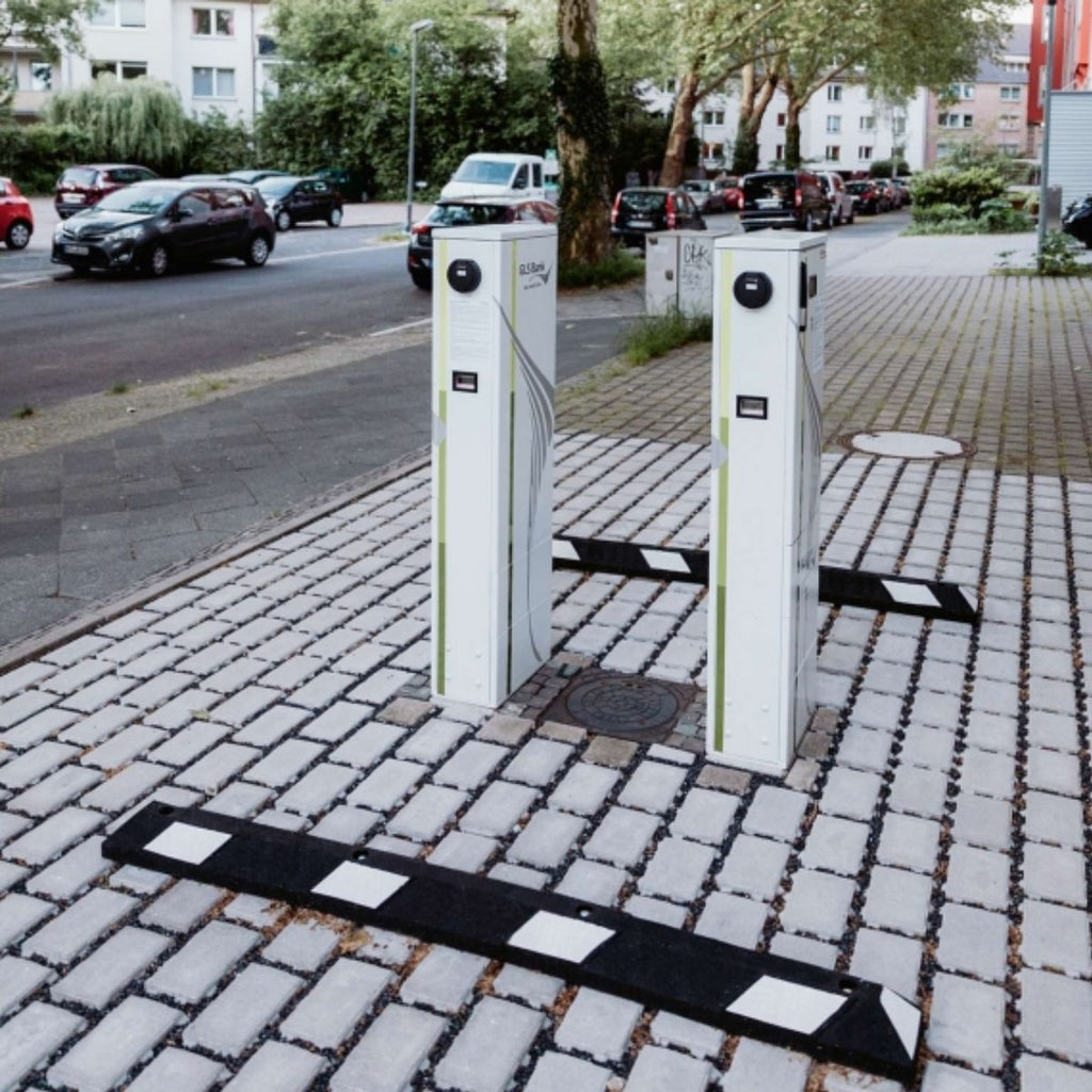 Black and White Rubber Parking Stops (90cm, 120cm, 180cm)