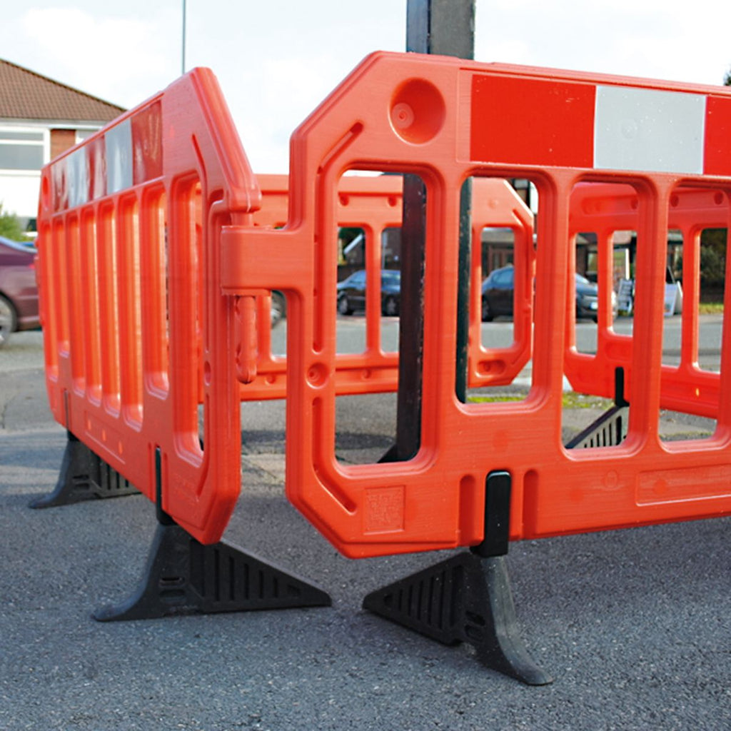 Chapter 8 Plastic Road Barrier in use (4573641768995)