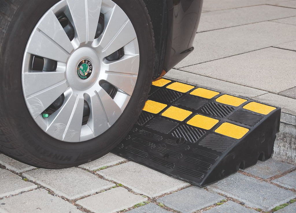 rubber kerb ramp 60cm x 30cm x 100cm in use (4564240269347)